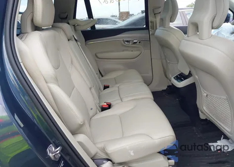 2022 Volvo Xc90 T5 Momentum 7 Passenger z USA, uszkodzony, nr VIN YV4102PK2N1783201